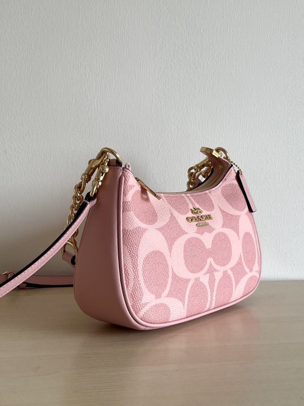 Coach Teri Dusty Pink bag with gold zip and chain strap – blush pink jacquard and leather