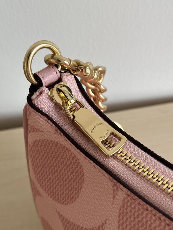 Coach Teri Dusty Pink bag with gold zip and chain strap – blush pink jacquard and leather